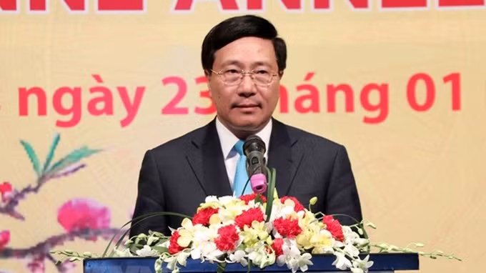 Le Vice-Premier ministre et ministre des Affaires étrangère Pham Binh Minh à la rencontre. 