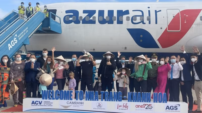 Cérémonie d’accueillir le groupe des 226 Russes titulaires de « passeports vaccinaux », le 26 décembre à Nha Trang. Photo : NDEL.