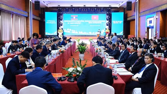 Vue générale de la 5e conférence élargie sur la justice des provinces frontalières Vietnam - Laos. Photo : NDEL.