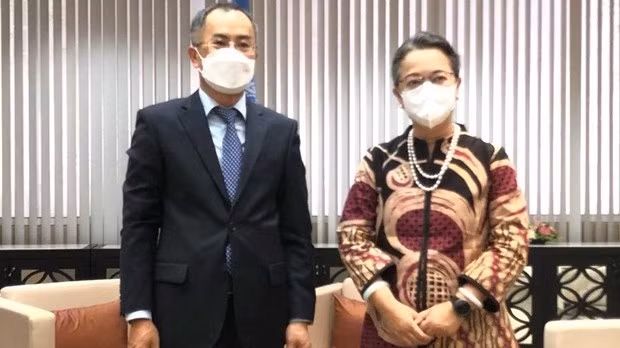 L'ambassadeur du Vietnam en Thaïlande, Phan Chi Thanh, et Secrétaire exécutive de la CESAP, Armida Salsiah Alisjahbana. Photo: VNA.