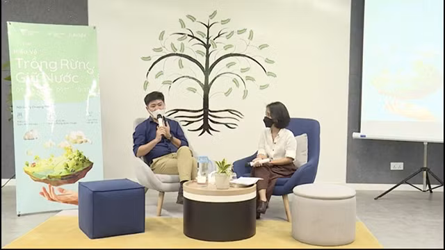 Un représentant du Service de l'Agriculture et du Développement de Ninh Thuân partage des mesures de reboisement à Ninh Thuân lors de l'événement. Photo: Ambassade de Nouvelle-Zélande 