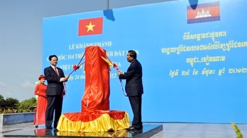 Depuis 2006, le Vietnam et le Cambodge ont déterminé 305 sites pour les bornes frontalières et ont implantées 292. Photo: CVN.