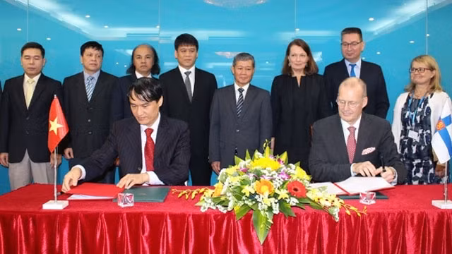 Cérémonie de signature de la coopération dans la lutte contre la cybercriminalité entre le Vietnam et la Finlande. Photo: NDEL.