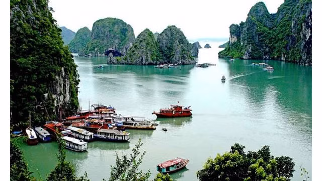 La baie de Ha Long. Photo: http://baophapluat.vn