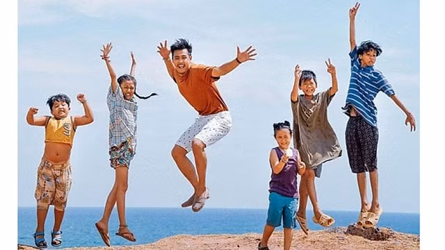 Une scène du long métrage « Anh Thây Ngôi Sao » (Super enseignant). Photo : NDEL.