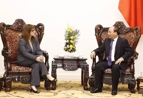 Le PM vietnamien, Nguyên Xuân Phuc (à droite), reçoit, samedi 24 juin, à Hanoï, l'Ambassadrice israélienne au Vietnam, Meirav Eilon Shahar. Photo: VNA.