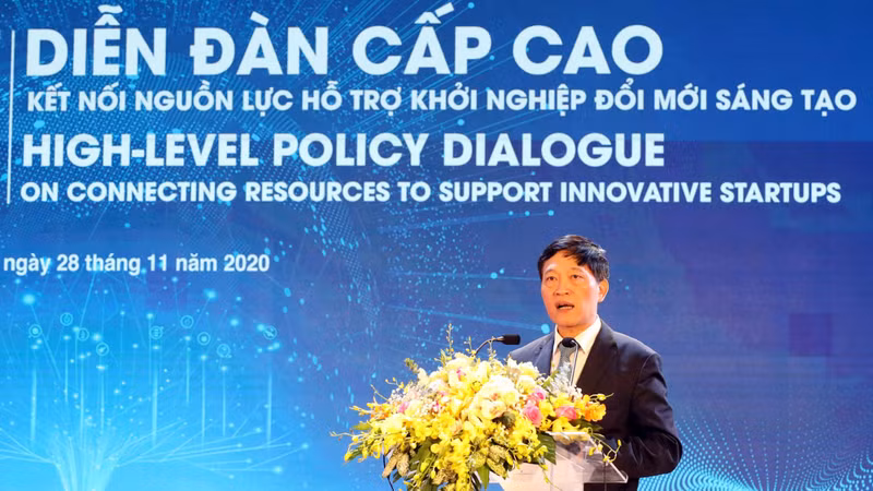 Le vice-ministre de la Science et de la Technologie, Trân Van Tùng, prend la parole lors du TechFest Vietnam 2020. Photo : hanoimoi.com.vn.