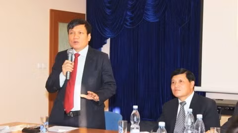 Hoàng Dinh Thang a été réélu président de l’Association des Vietnamiens en R. tchèque. Photo: VNA.
