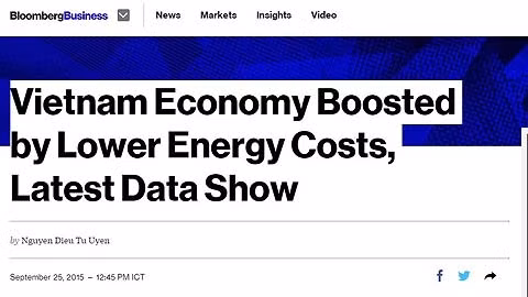 Le titre de l'article sur l’économie vietnamienne de Bloomberg News. Photo: Capture d'écran/NDEL.