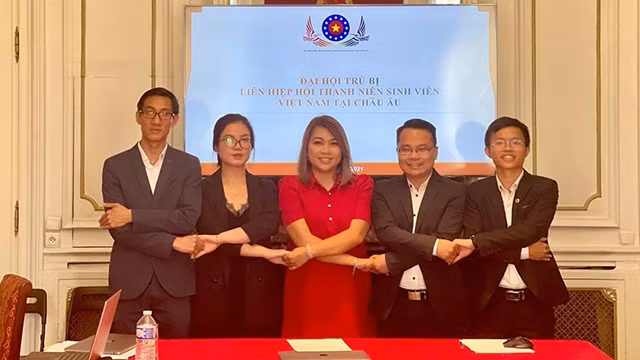L'Union des Associations des Étudiants vietnamiens en Europe a été officiellement vue le jour. Photo : thoidai.com.vn.