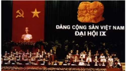 Le IXè Congrès du Parti Communiste du Vietnam, en 2001.