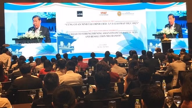 Vue du 4e Forum international des sociétés de gestion des biens publics, le 15 novembre à Hanoi. Photo : VNA.