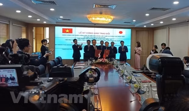 Vue de la cérémonie de signature de la note diplomatique à Hanoi, le 23 avril. Photo : VNA.