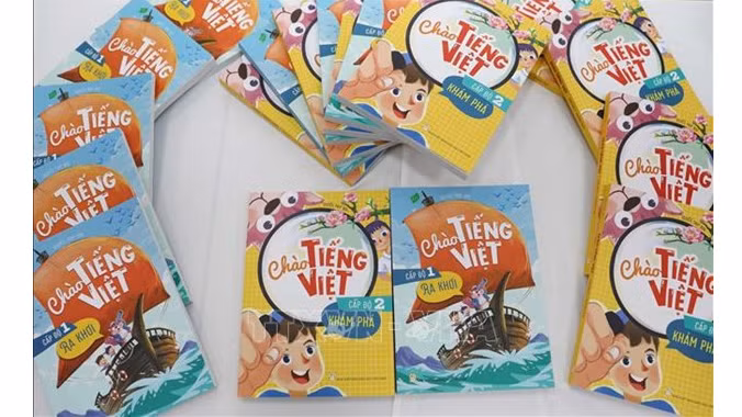 La collection de six livres intitulée "Bonjour vietnamien" de l’auteure Nguyên Thuy Anh. Photo : VNA.