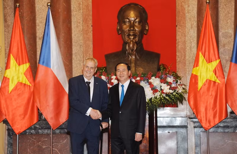Le Président vietnamien, Trân Dai Quang (à droite), et son homologue tchèque Milos Zeman. Photo: Trân Hai/NDEL.