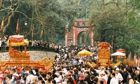 Chaque année, la fête du temple des Rois Hùng se tient le 10e jour du 3e mois lunaire. Photo : VNP.