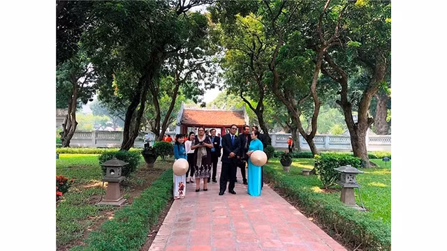 Le Temple de la Littérature à Hanoi est une destination attrayante des visiteurs. Photo d'illustration. baodautu.vn