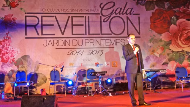 L’ambassadeur de France au Vietnam, Jean-Noël Poirier, prend la parole lors du Gala. Photo: Van Anh/NDEL.