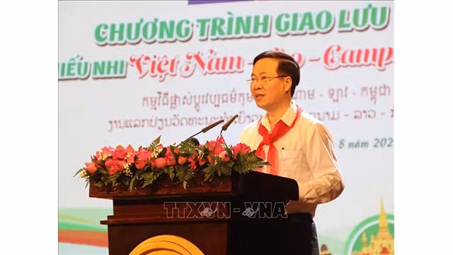 Le membre du Bureau politique et membre permanent du Secrétariat du CC du Parti communiste du Vietnam Vo Van Thuong s'exprime lors de l'événement. Photo: VNA