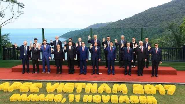 Photo de famille entre les dirigeants des membres de l’APEC. Photo : VGP.