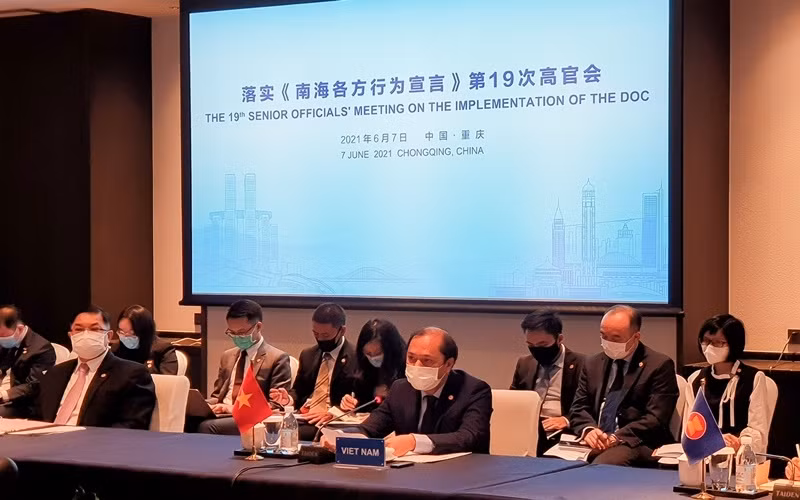 Le vice-ministre vietnamien des Affaires étrangères, Nguyên Quôc Dung, assiste à la 19e réunion des hauts fonctionnaires ASEAN - Chine sur l’application de la Déclaration sur la Conduite des parties en Mer Orientale (SOM-DOC). Photo : Le ministèe vietnamien des AE.