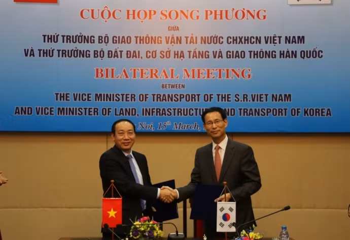 Signature du mémorandum de coopération dans le secteur ferroviaire entre le Vietnam et la République de Corée. Photo: BGT.