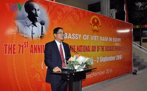 L’Ambassadeur vietnamien, Dô Hoàng Long, lors de la cérémonie. Photo: VOV.