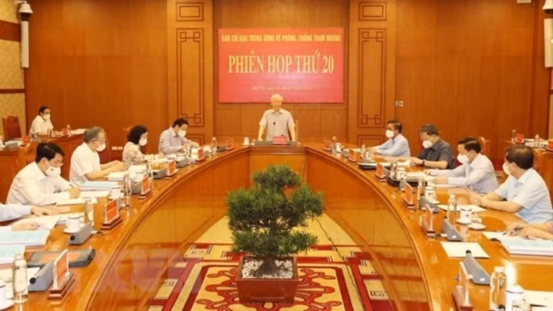 Le Secrétaire général Nguyên Phu Trong (au centre) prend sa parole lors de la réunion. Photo : NDEL.