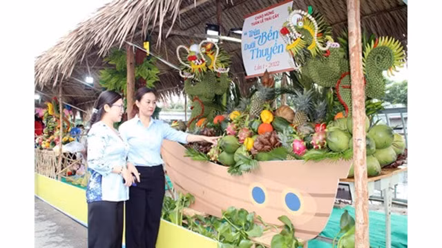 Lors du festival de fruits "Trên bên duoi thuyên", le 28 mai à Hô Chi Minh-Ville. Photo : VNA.