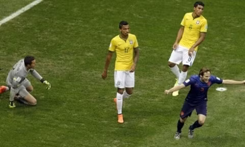 La joie de Daley Blind, auteur du deuxième but contre le Brésil, le 12 juillet. Photo: VNA/CVN