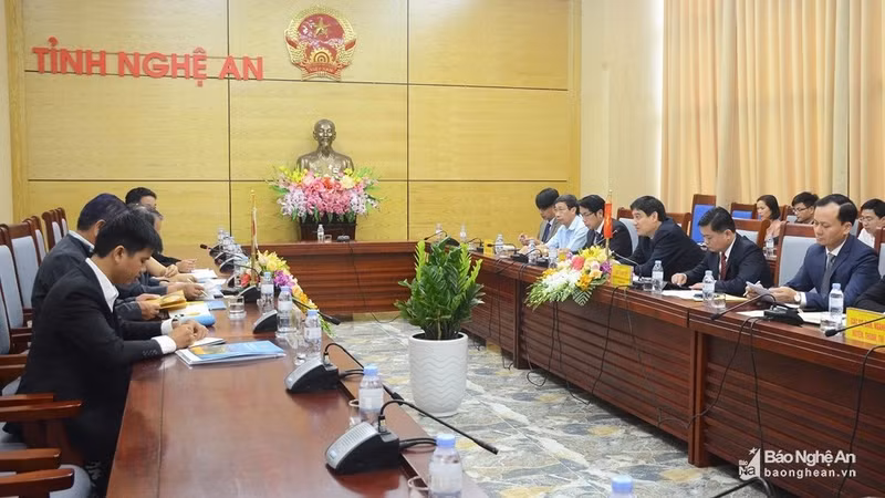 Sesance de travail entre les deux parties. Photo : Baonghean.vn