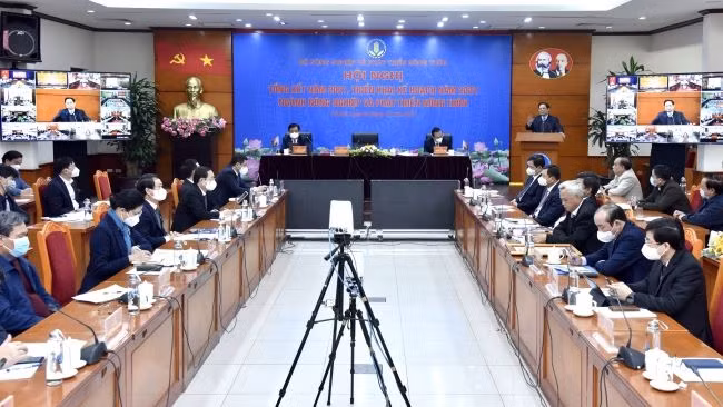 Le Premier ministre Pham Minh Chinh prend la parole. Photo : Trân Hai/NDEL.