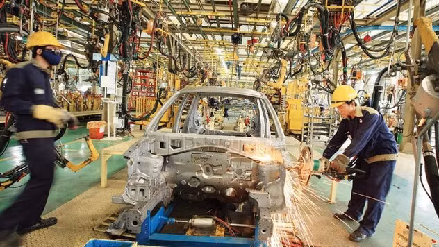Le Vietnam est considéré comme ayant une position stratégique avec un accès facile aux routes maritimes internationales, devenant ainsi une nouvelle destination pour les entreprises étrangères. Photo : vtv.vn.