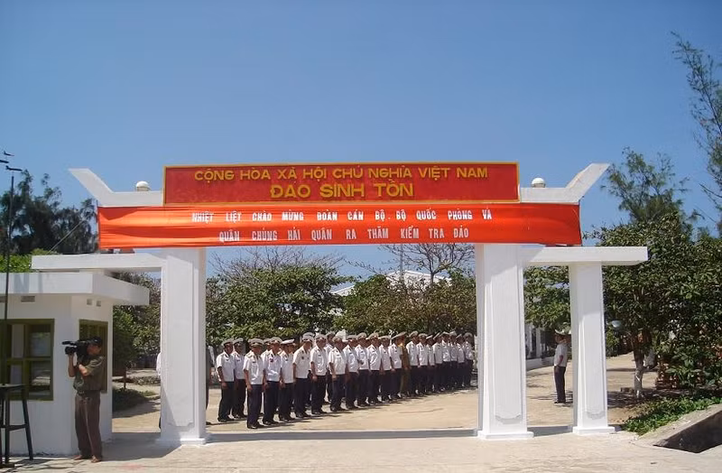 La porte d'entrée de l'île de Sinh Tôn. Photo: Le Comité national des frontières du Ministère vietnamien des Affaires étrangères.