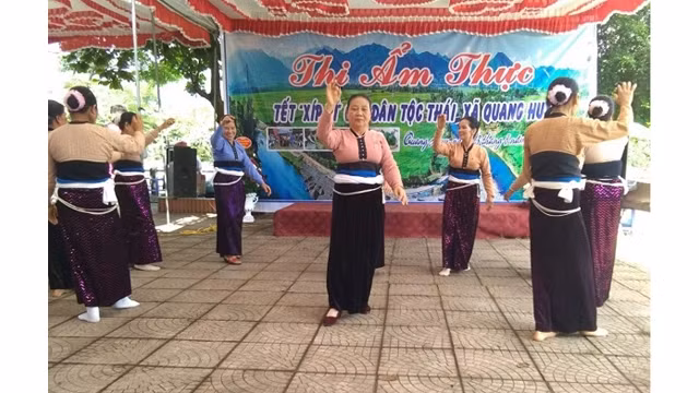 Le concours culinaire au jour du Têt " xip xi " des Thai bancs dans la commune de Quang Huy, district de Phu Yên, province de Son La. Photo : https://baotainguyenmoitruong.vn