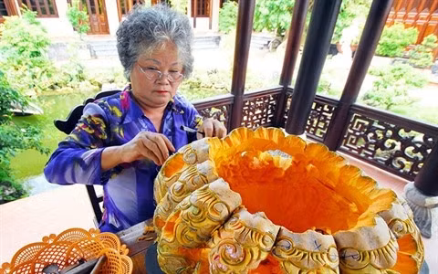 Tôn Nu Thi Hà, une des grandes spécialistes de la cuisine royale de Huê. Photo : VNA
