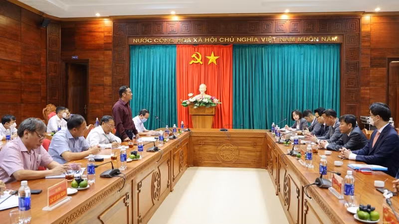 Lors de la séance de travail avec une délégation d’hommes d’affaires sud-coréens. Photo: Bao Dak Lak