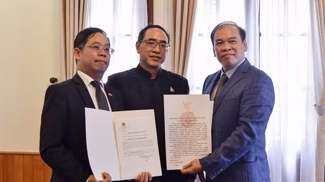 Cérémonie de remise de l’exequatur au nouveau consul général de Thaïlande à HCM-Ville. Photo : BQT.