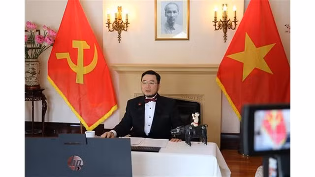 L’ambassadeur du Vietnam au Canada, Pham Cao Phong, lors du webinaire. Photo : VNA.