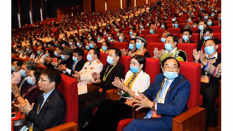 Le 2e Congrès national des minorités ethniques vietnamiennes a enregistré la participation de 1 593 délégués officiels représentant 54 groupes ethniques vietnamiens. Photo : NDEL.