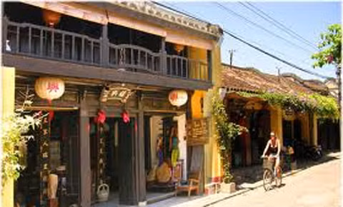 Une rue ancienne de Hôi An. 