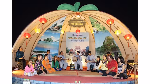 Espace du l'art « đờn ca tài tử ». Photo d'illustration : Journal Van Hoa.