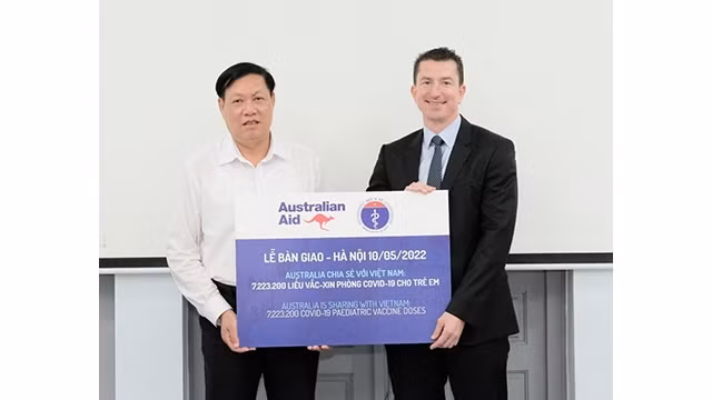 La cérémonie de remise 7,2 millions de doses de vaccin Moderna offertes par l’Australiedes doses de vaccin. Photo : VOV.