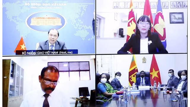 La 4e session de consultation politique entre le Vietnam et le Sri Lanka, tenue par visioconférence. Photo: baoquocte.vn