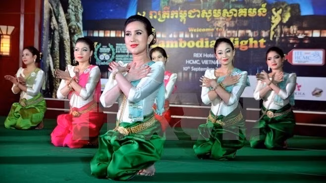 La danse traditionnelle lors d'une semaine de la culture cambodgienne à Hô Chi Minh-Ville. Photo: VNA.