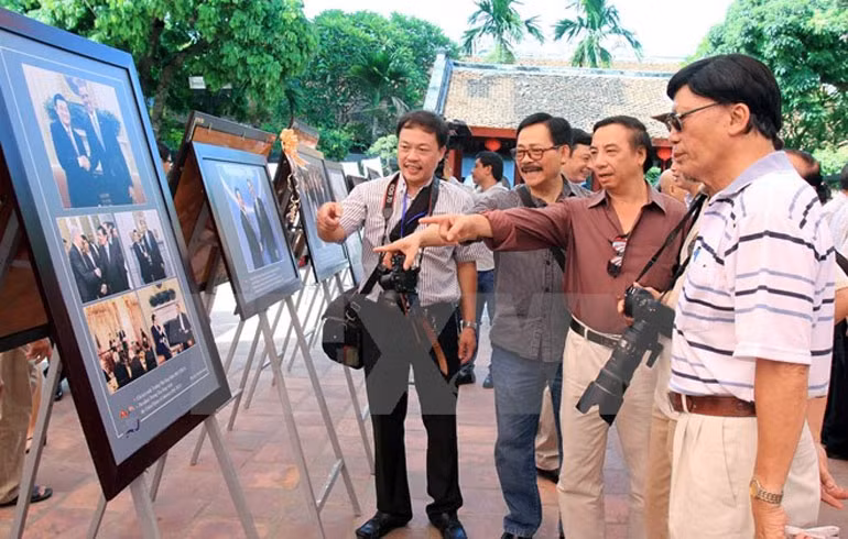 Une activité culturelle dans «Le pont culturel Vietnam - États-Unis». Photo: VNA.