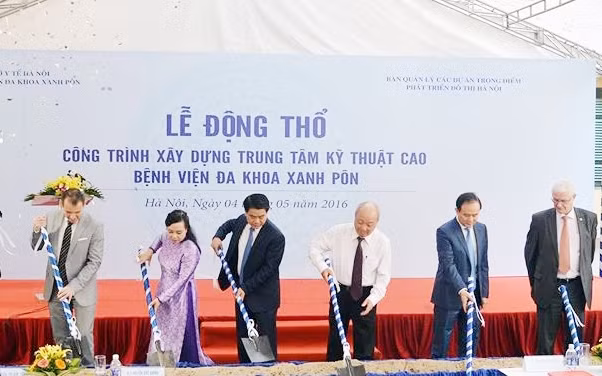 Cérémonie de la mise en chantier d’un centre de santé de haute technologie à Hanoi. Photo: SGGP.
