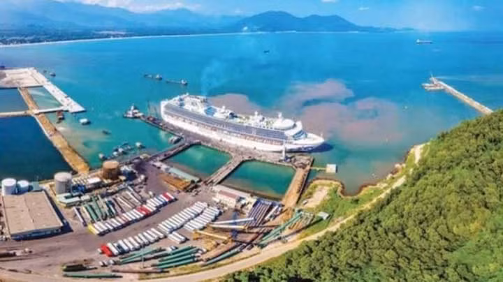 Disposant d’un port en eau profonde, la zone économique de Chân Mây – Lang Cô est une destination de choix pour de nombreux investisseurs. Photo : VNF