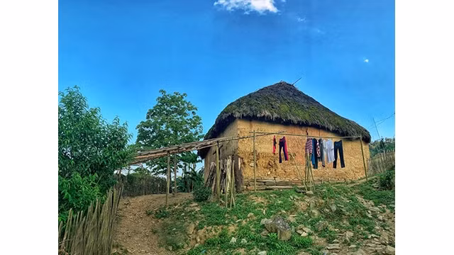 La maison aux murs de terre fortifiée de l'ethnie Hà Nhi. Photo : VOV.