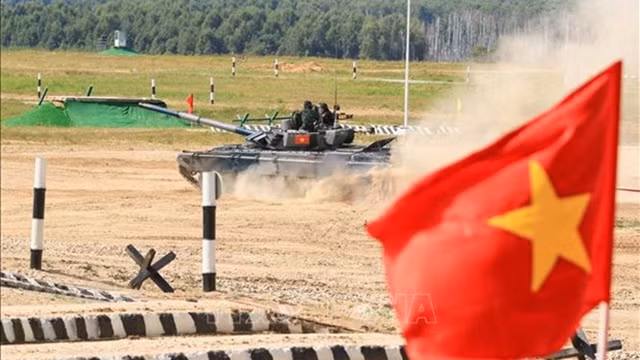 Le groupe N°1 de l'équipe vietnamienne de char aux Army Games 2022. Photo : VNA.